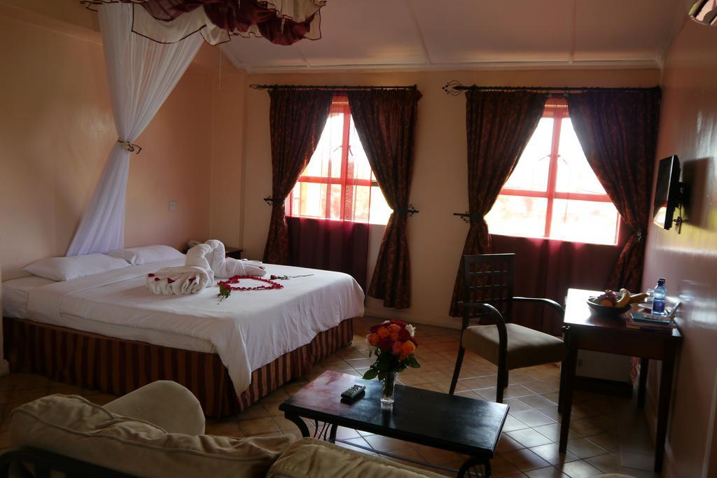 Jumuia Hotel Кисуму Экстерьер фото