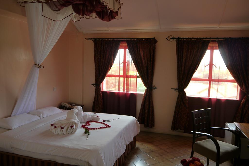 Jumuia Hotel Кисуму Экстерьер фото