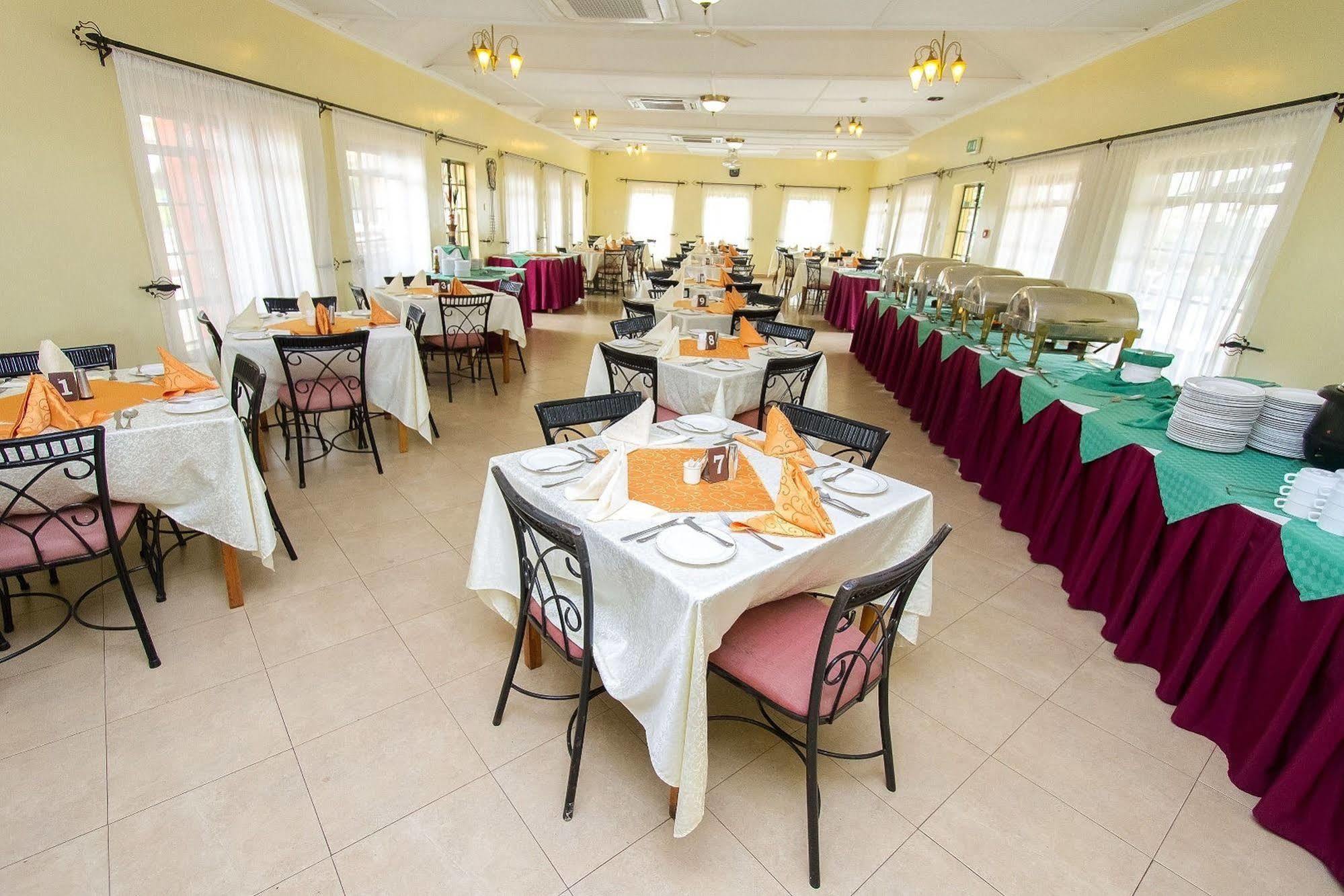 Jumuia Hotel Кисуму Экстерьер фото